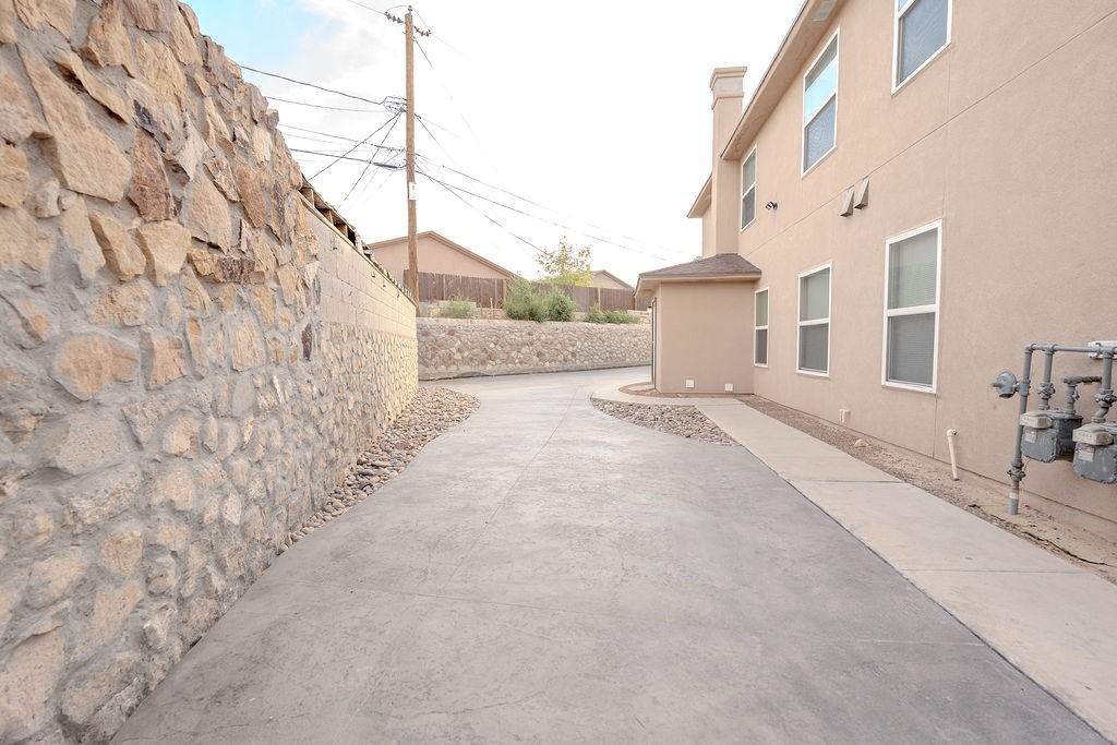 150 Encino Dr #7 - Photo 4 of 23