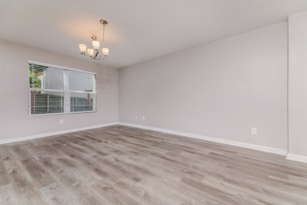 127 Blakeford Dr - Photo 6 of 17