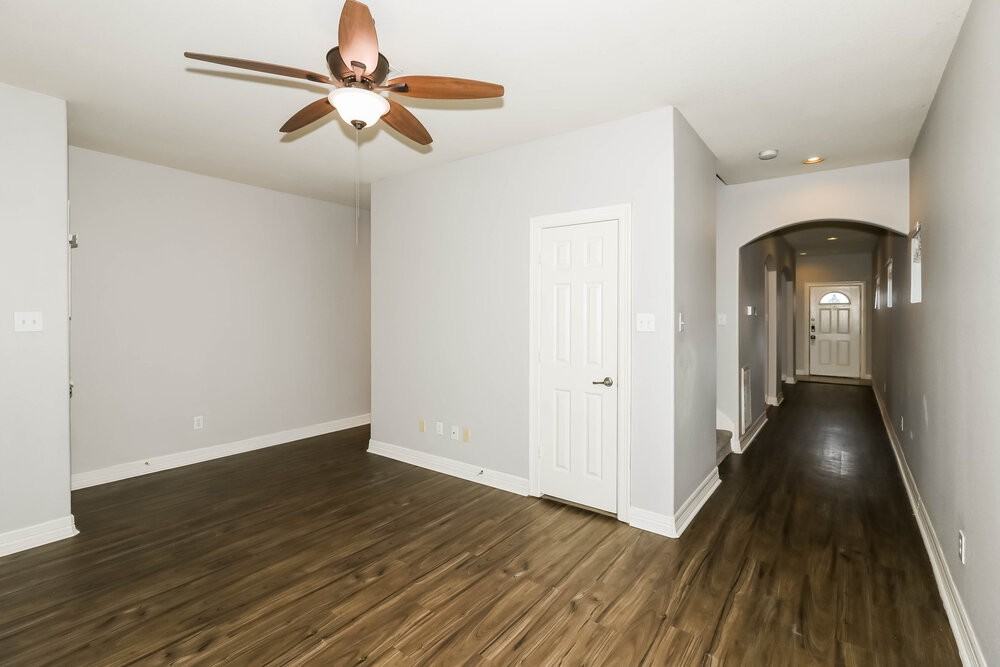 7838 Dyer St - Photo 5 of 17