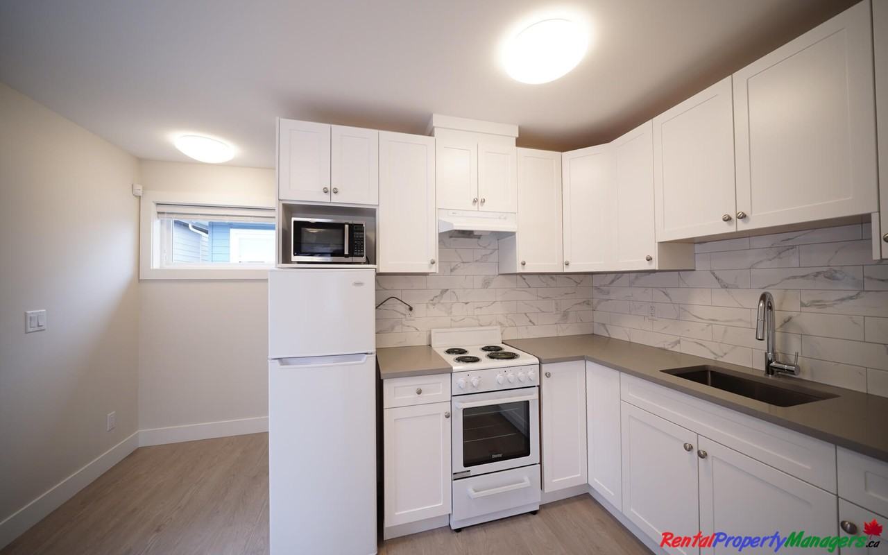 1044 Quadling Avenue - Photo 2 of 13