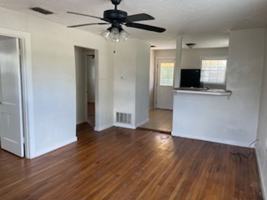 featured image of 1490 N Estes St