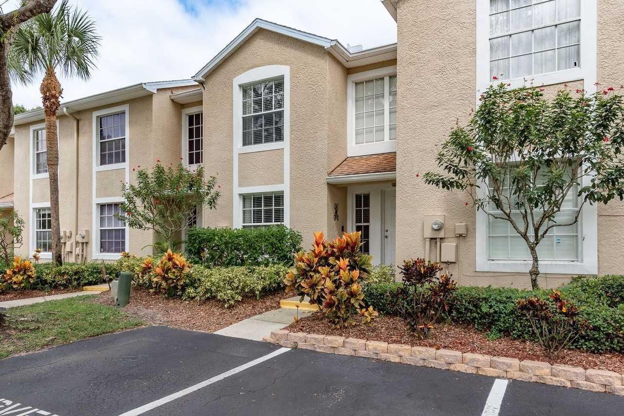 2241 Andover Cir - Photo 3 of 34