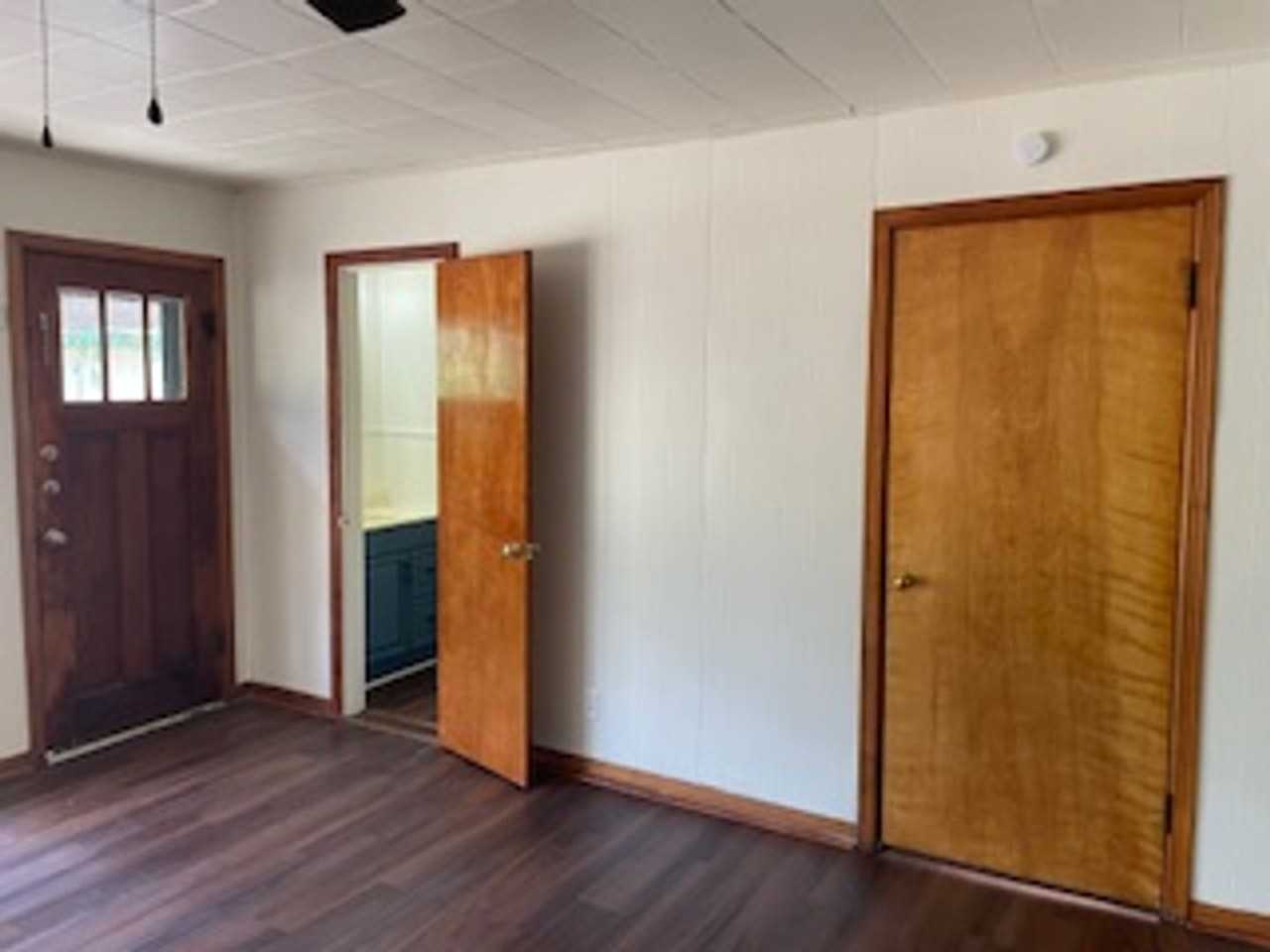 1270 W Pecan St - Photo 5 of 8