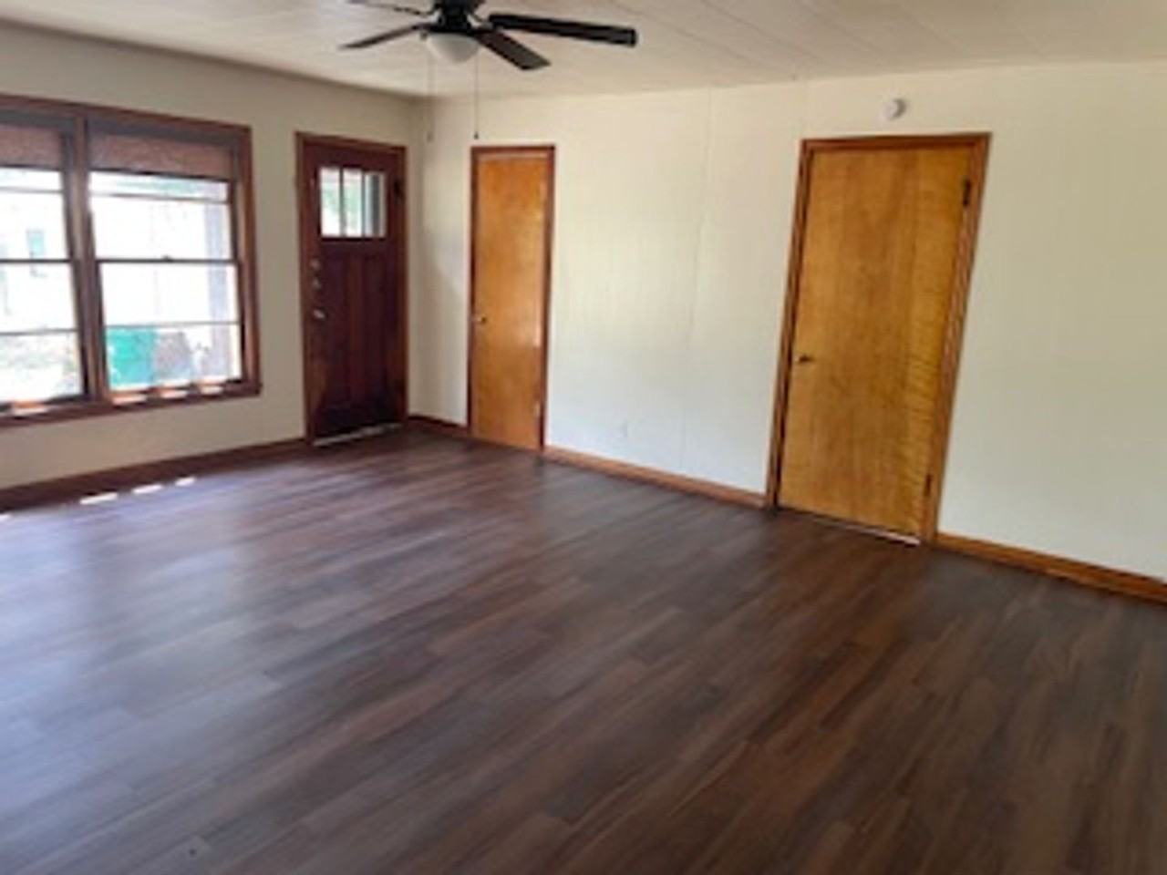 1270 W Pecan St - Photo 6 of 8