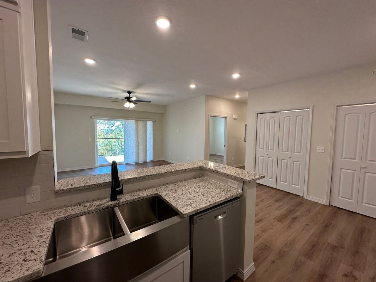 750 Windsor Ct #302 - Photo 3 of 15