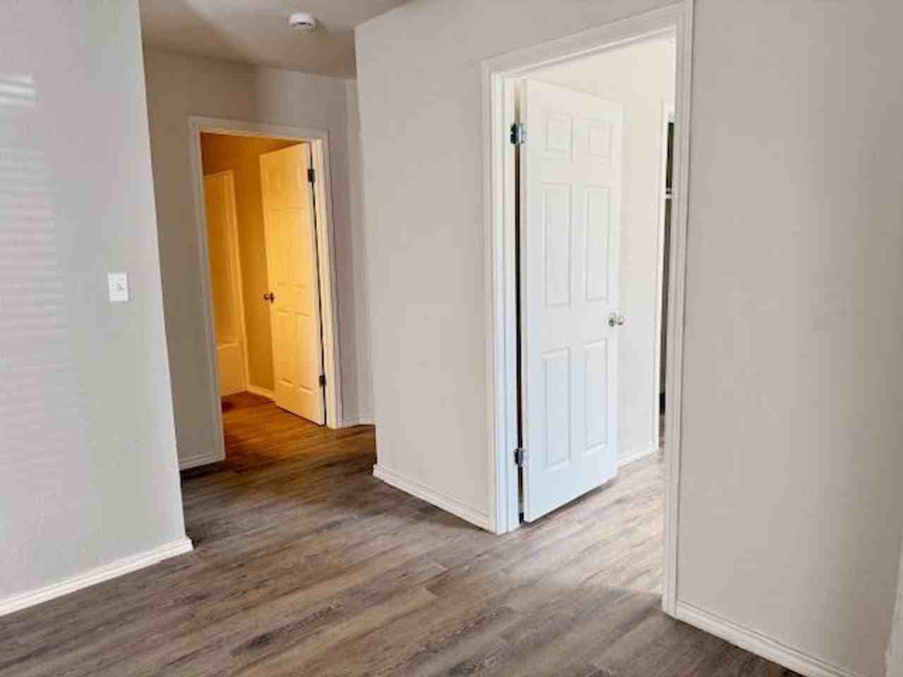 208 Parkway St - Photo 3 of 19