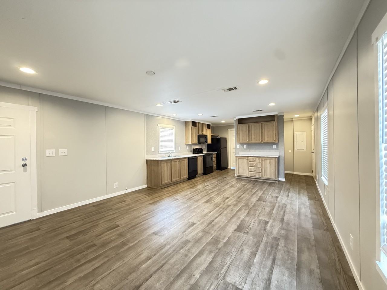 131 Eloise St - Photo 4 of 25