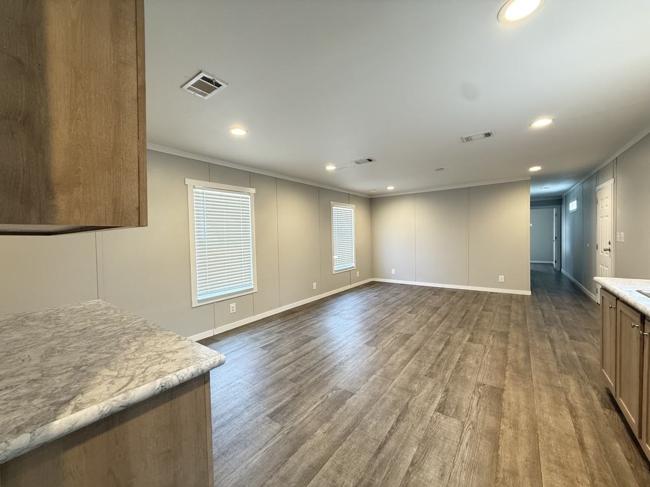 131 Eloise St - Photo 6 of 25