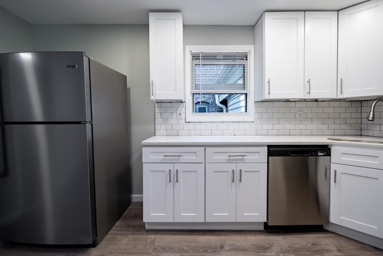 169 Hutton St #2 - Photo 3 of 27