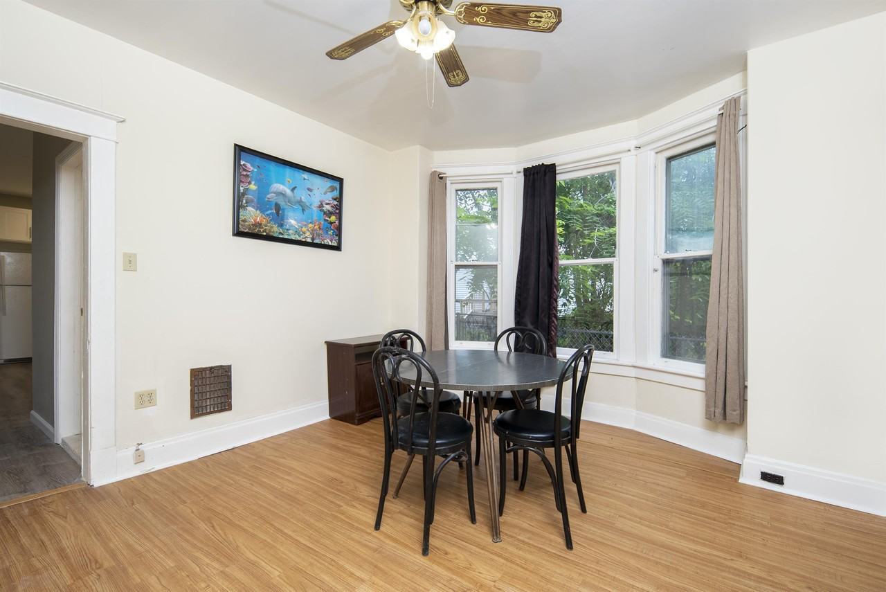 2302 12th St #1 - Photo 5 of 25