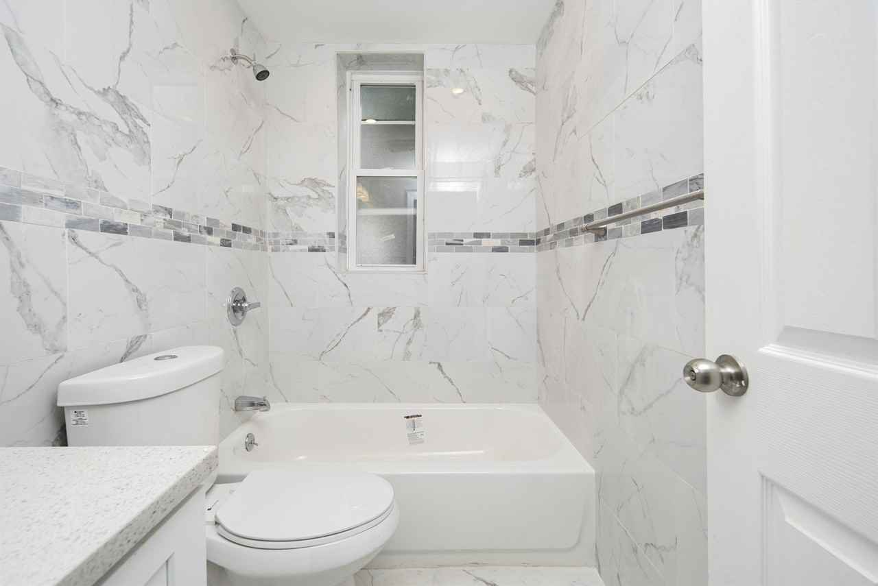 2302 12th St #1 - Photo 3 of 25