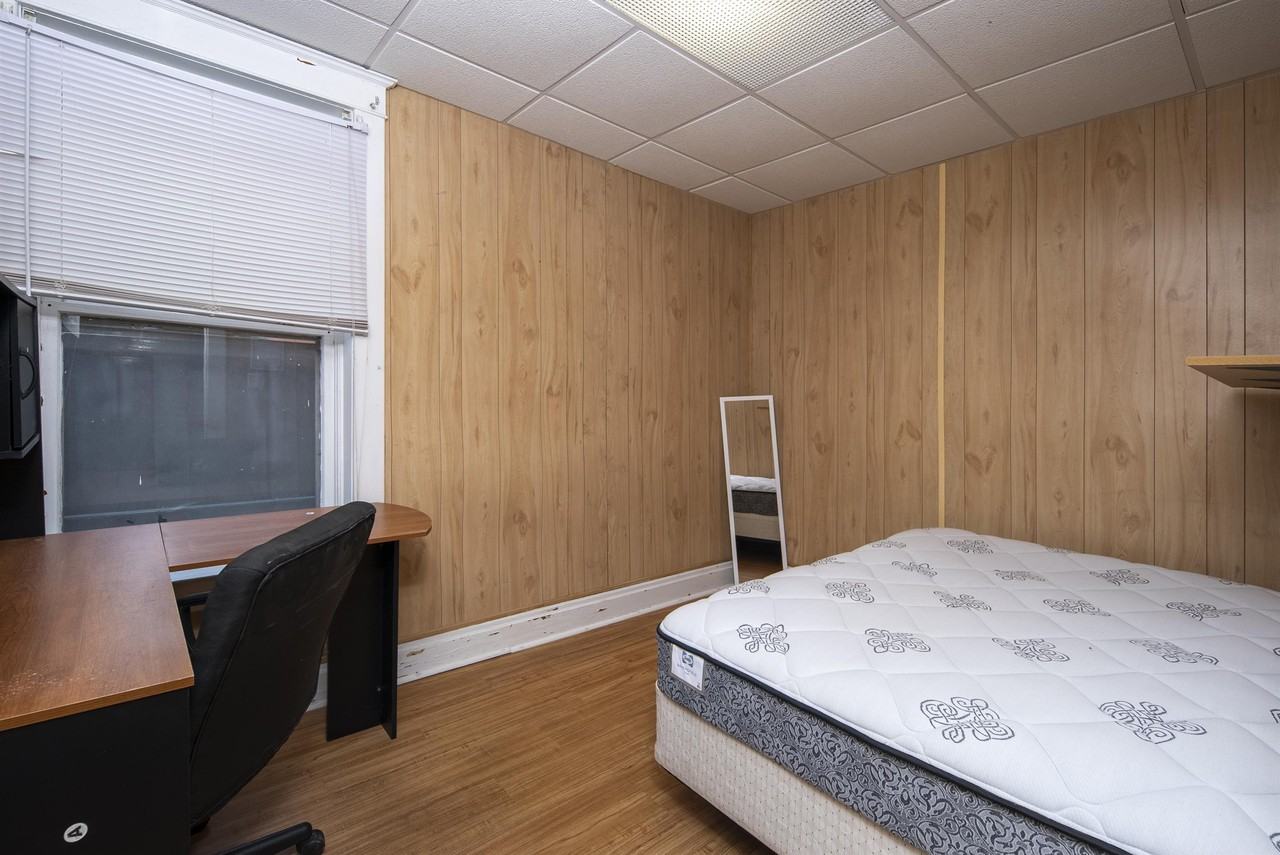 2302 12th St #1 - Photo 4 of 25