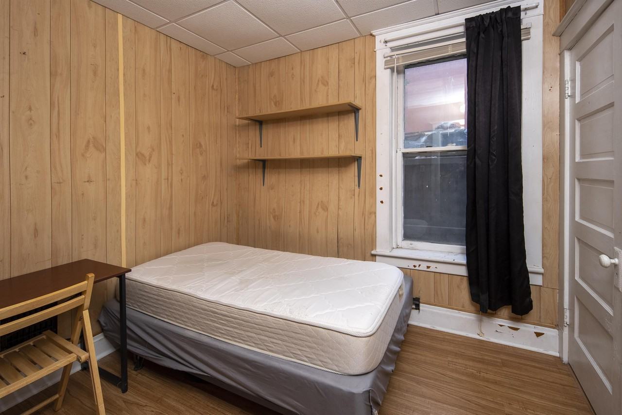 2302 12th St #1 - Photo 6 of 25