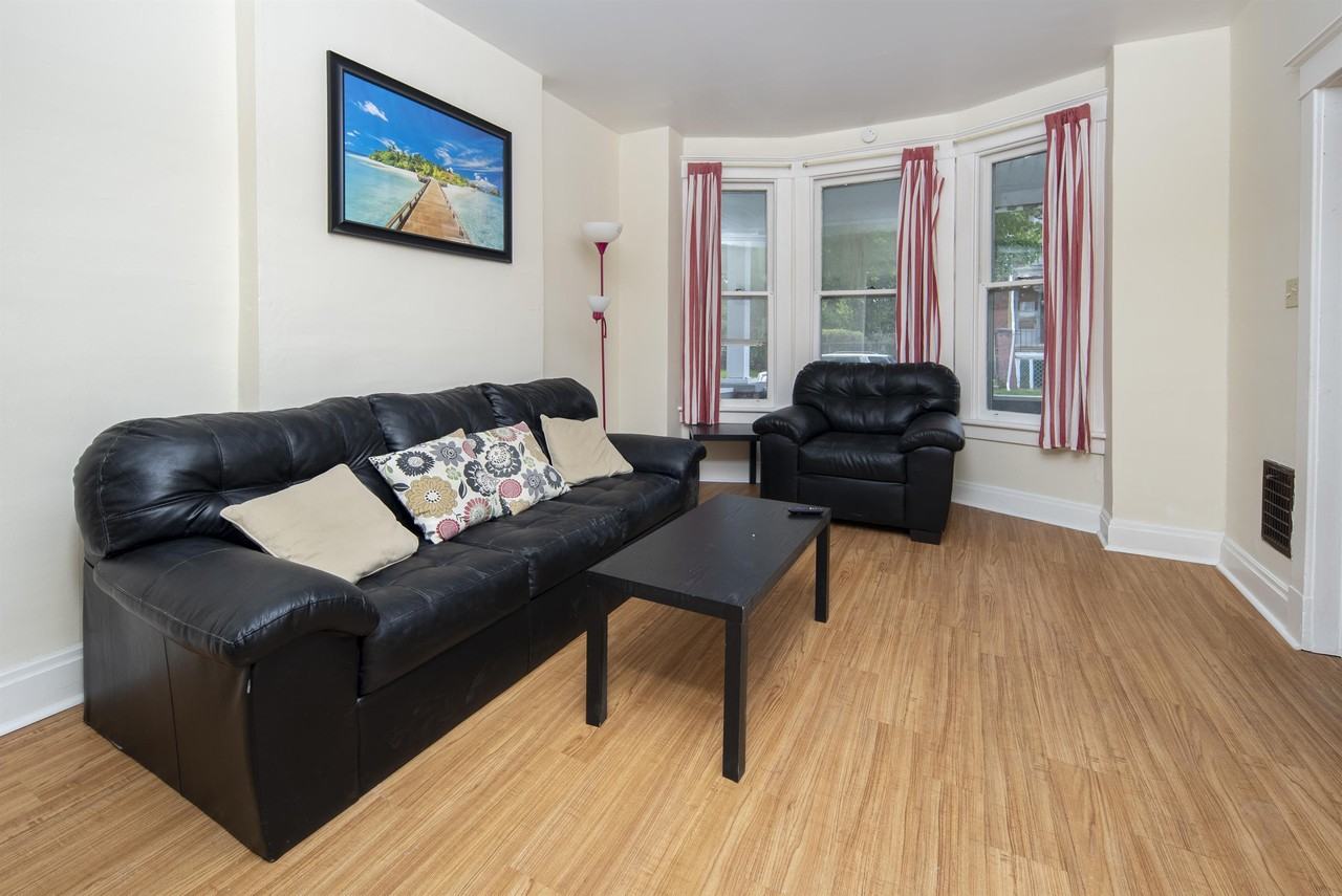 2302 12th St #1 - Photo 4 of 25