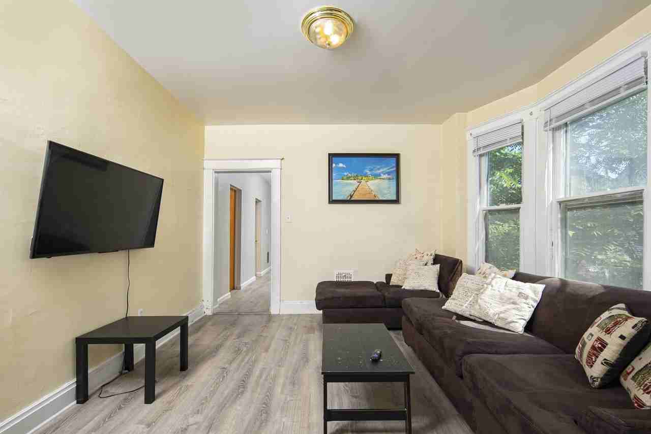 2302 12th St #2 - Photo 6 of 26