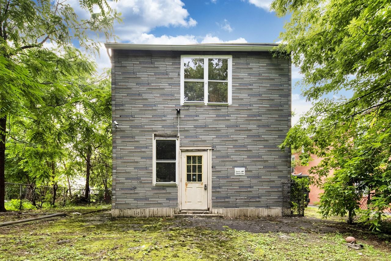 2302 12th St #2 - Photo 6 of 26