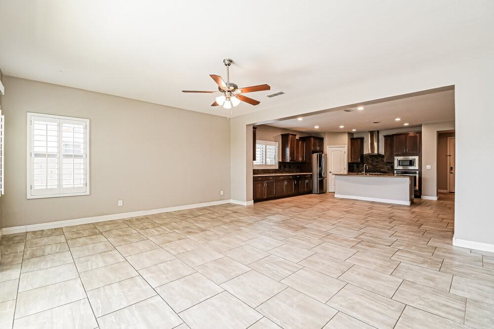 10843 E Thatcher Ave - Photo 4 of 16