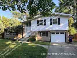 featured image of 1645 6th St Nw