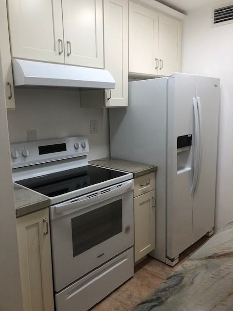 10756 Sw 88th St #J5 - Photo 6 of 31