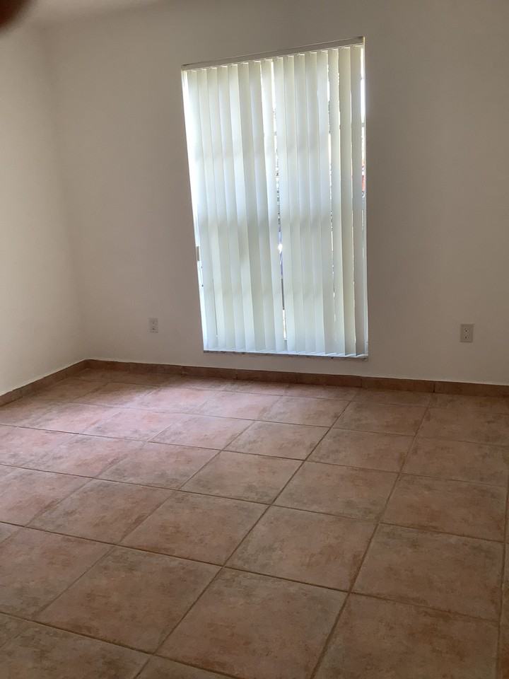 10756 Sw 88th St #J5 - Photo 7 of 31