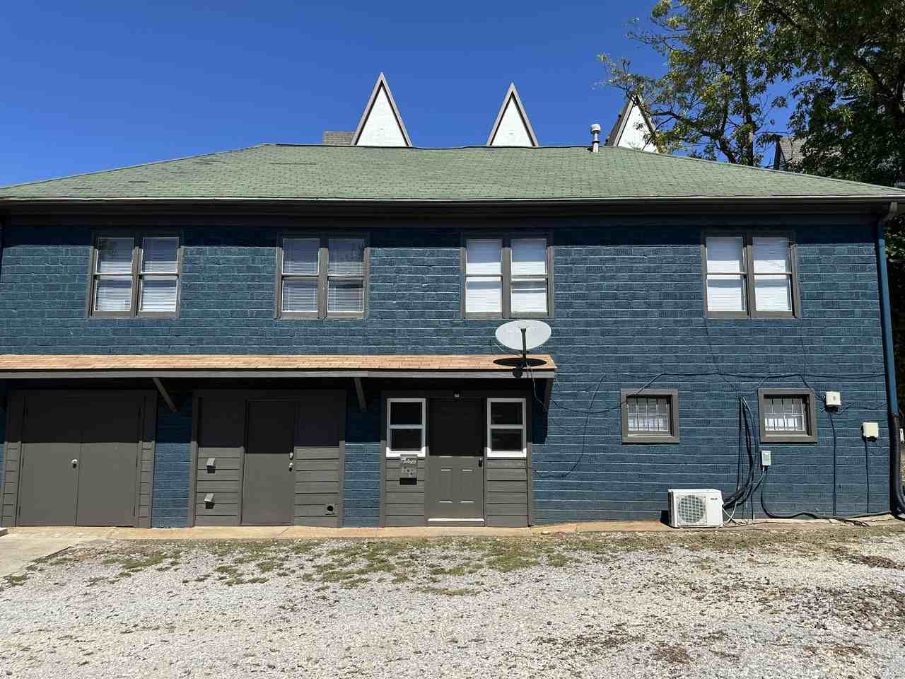 207 N Church Ave #6 - Photo 2 of 7