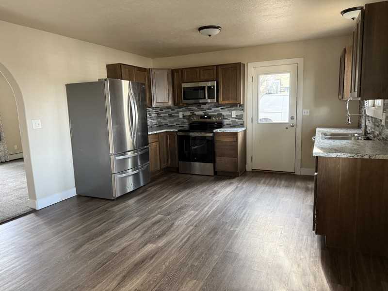 1706 Monte Vista Ln - Photo 2 of 14