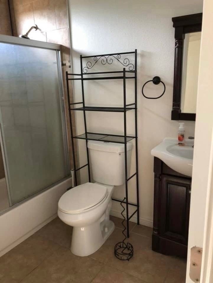 422 Laconia Blvd #B - Photo 3 of 3