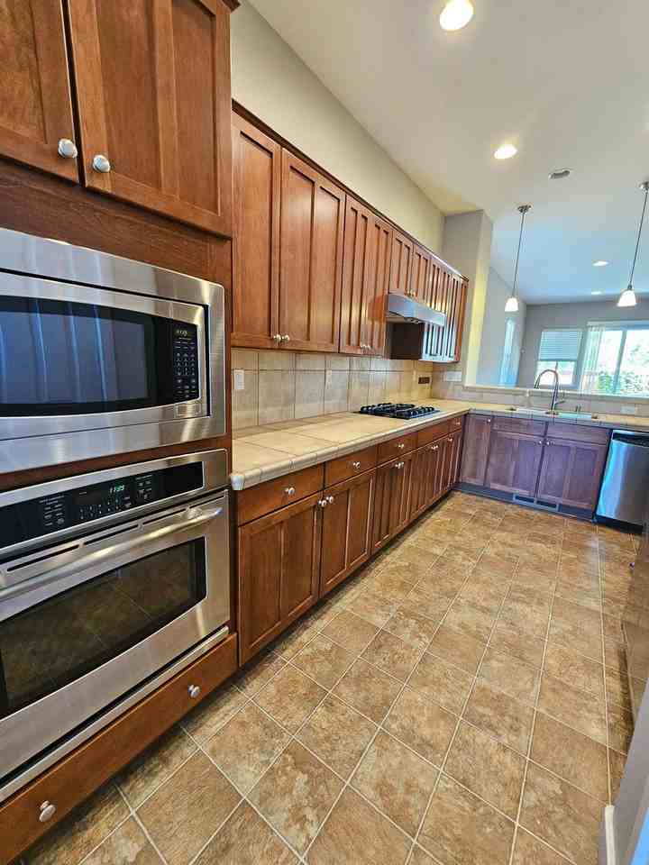 1136 Rancho Mirage Dr - Photo 3 of 32