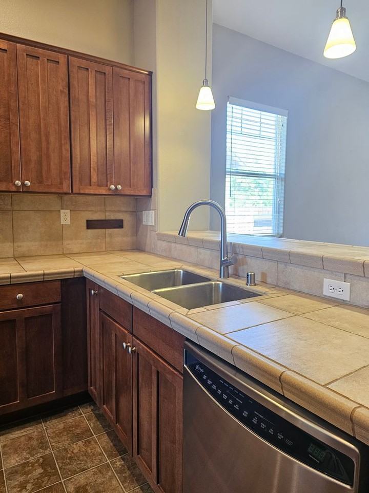 1136 Rancho Mirage Dr - Photo 5 of 32