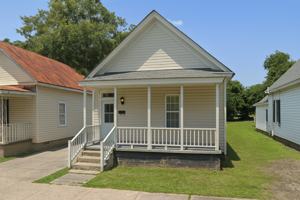 featured image of 804 E Caswell St