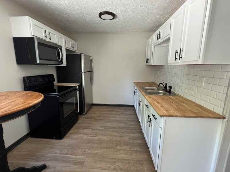 3010 Indiana Ave #A - Photo 2 of 11