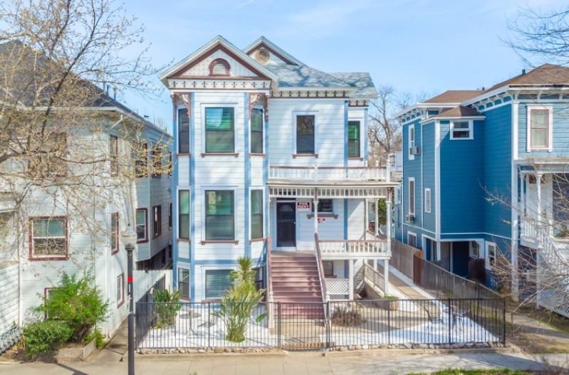 1225 F St - Photo 2 of 12