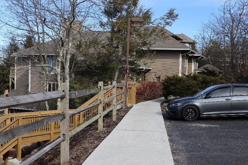 2076 Stone Rdg - Photo 2 of 10
