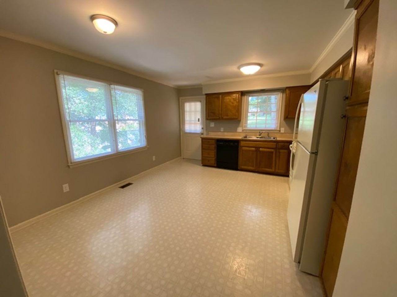 1816 Malone Road - Photo 6 of 14