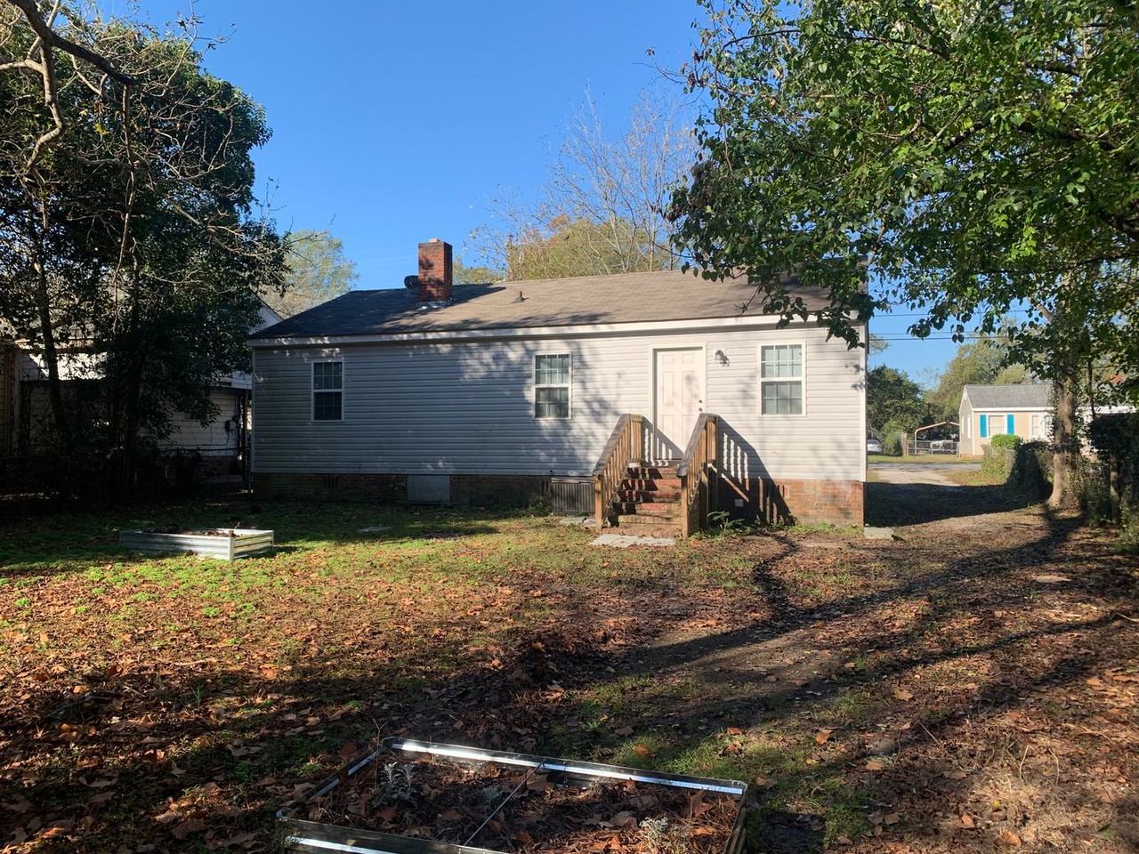 2492 Coleman Ave - Photo 3 of 10