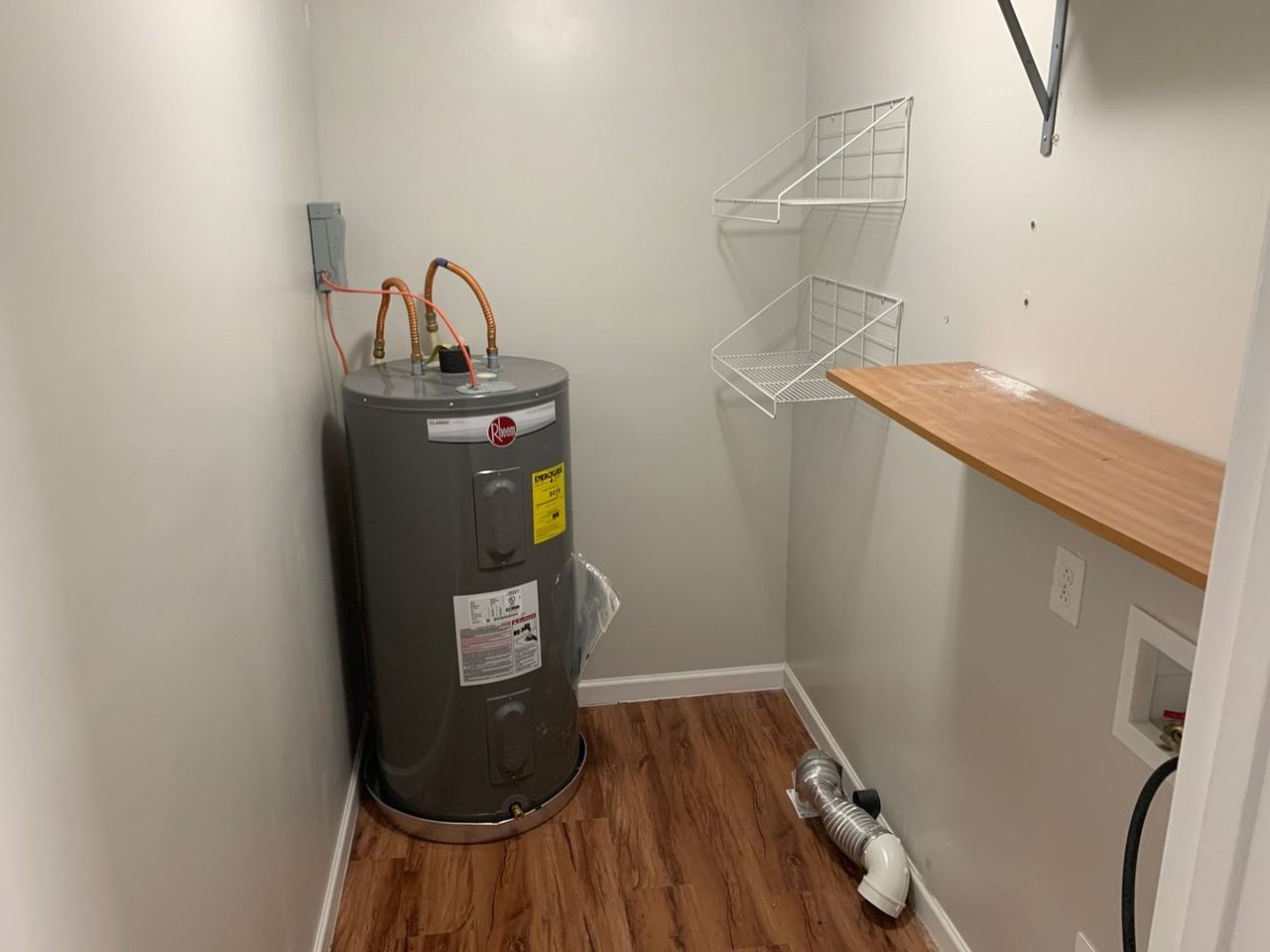 2492 Coleman Ave - Photo 6 of 10