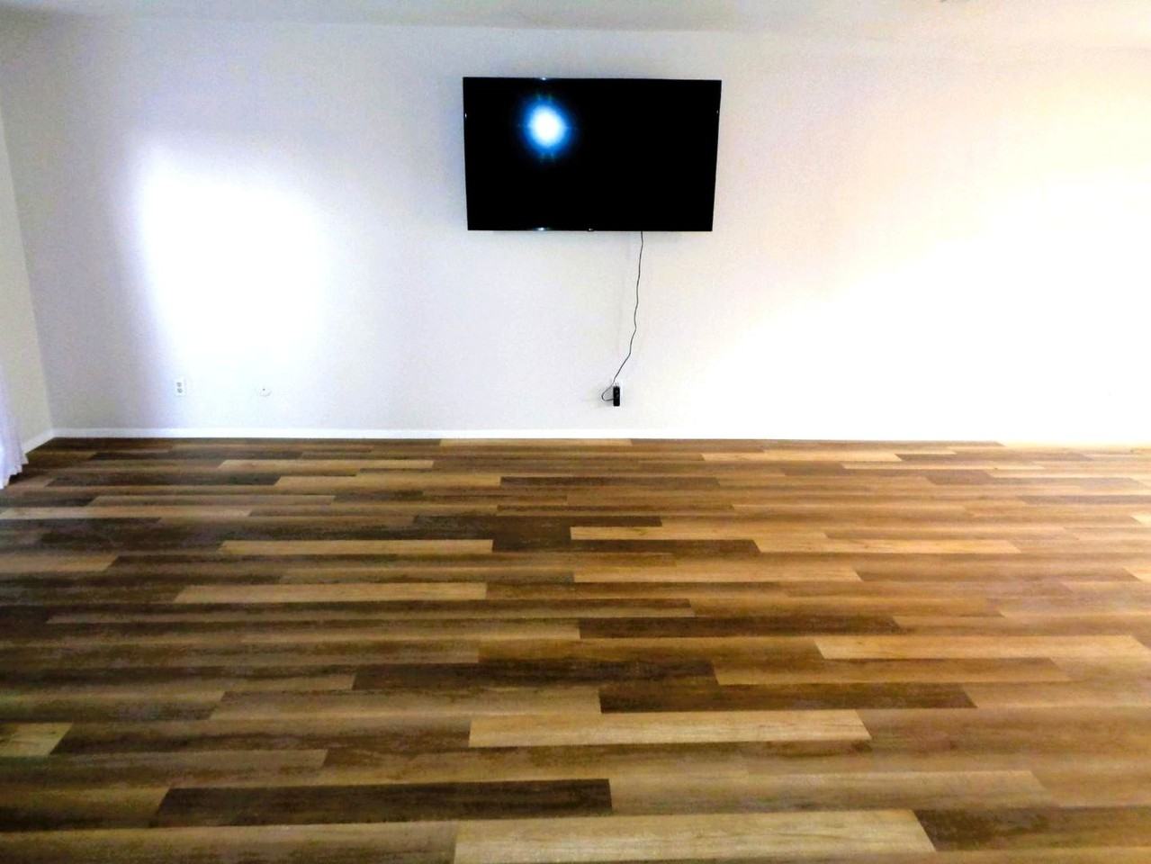 10405 Ashwood Dr - Photo 3 of 26