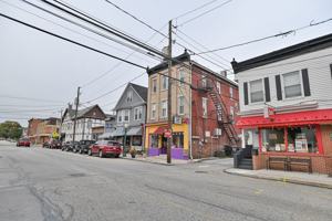 featured image of 213 3rd St