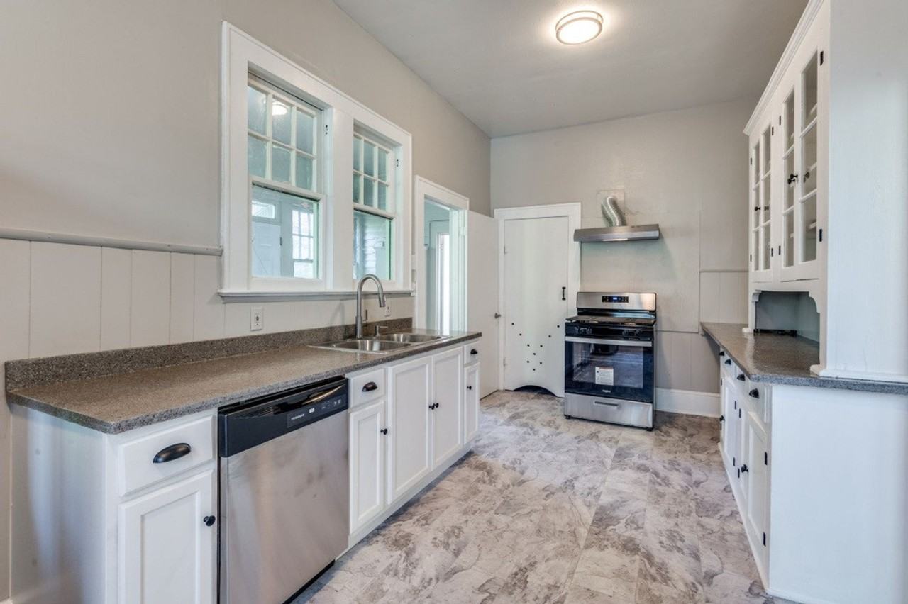 2414 Park Row Ave - Photo 3 of 13