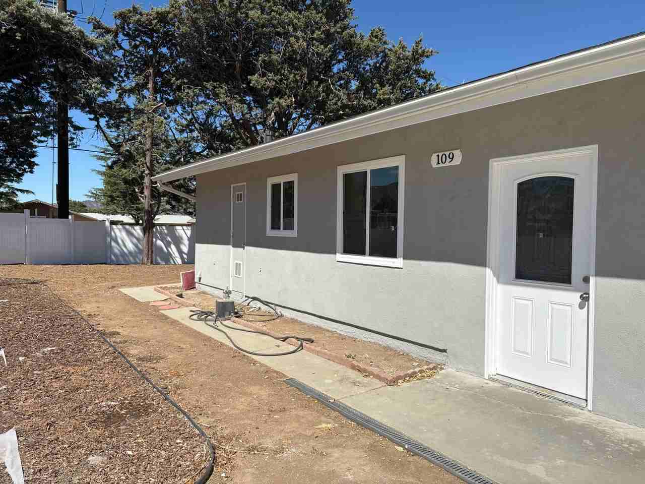 109 Walnut Dr - Photo 2 of 13