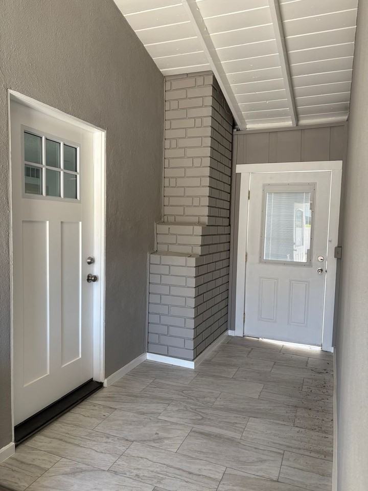 109 Walnut Dr - Photo 3 of 13