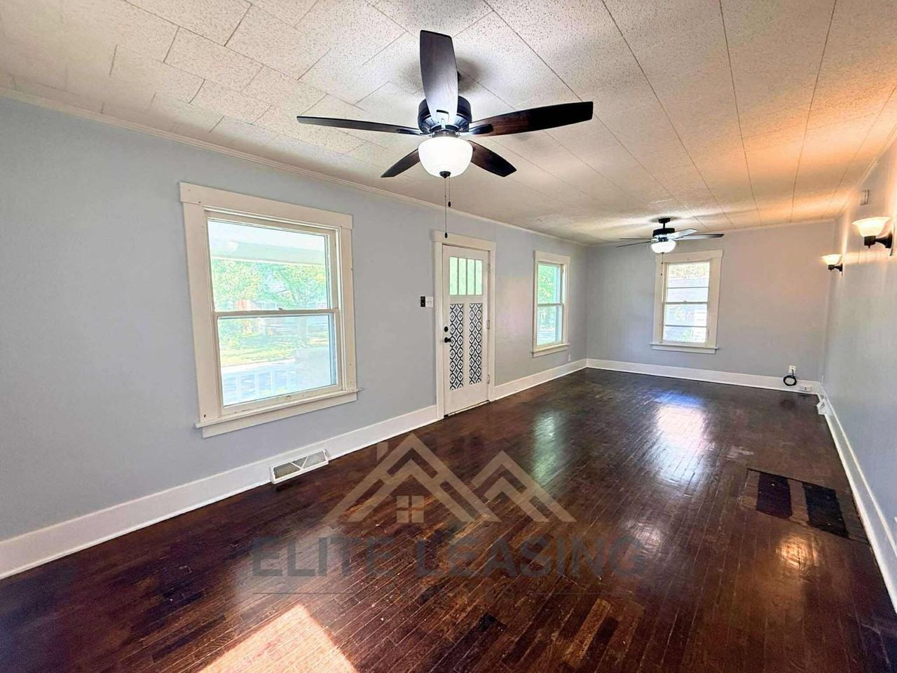 1194 Sw Woodward Ave - Photo 2 of 13