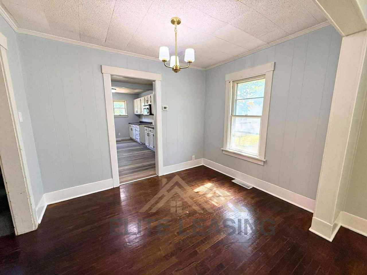 1194 Sw Woodward Ave - Photo 3 of 13