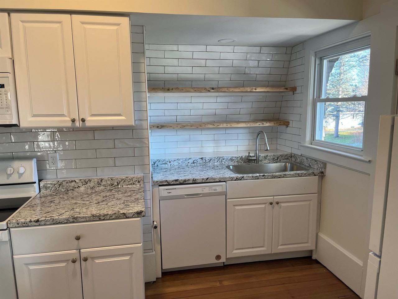 124 Walnut Street - Photo 4 of 11