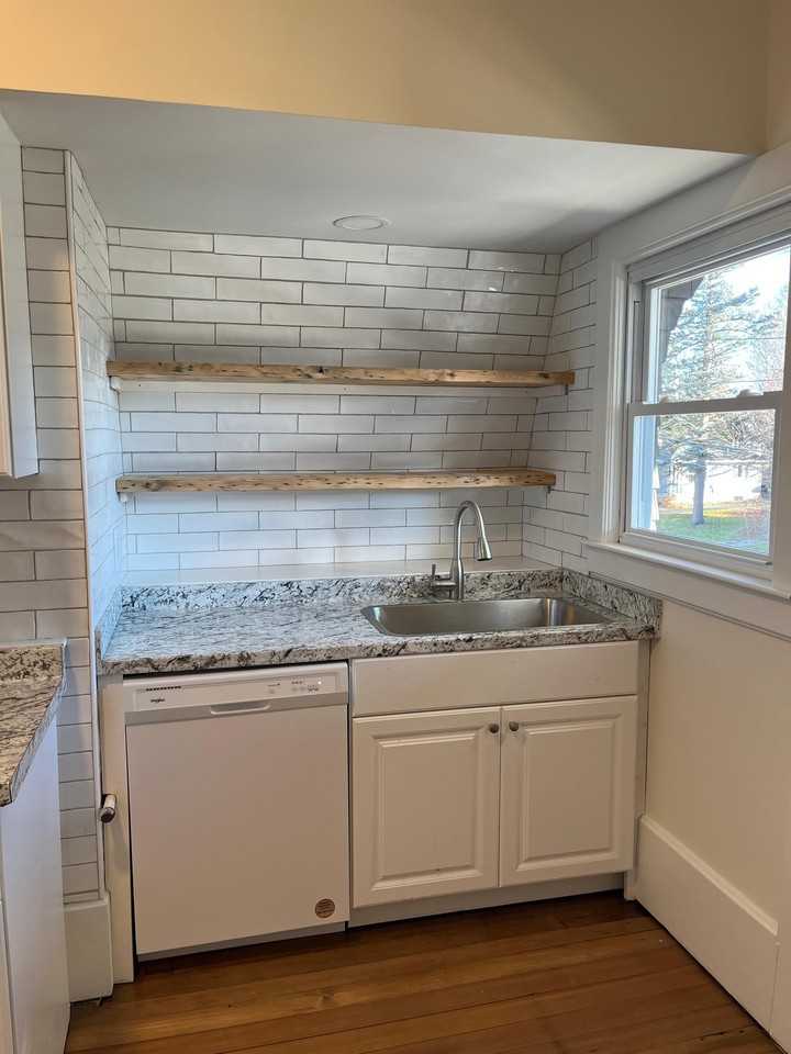 124 Walnut Street - Photo 5 of 11