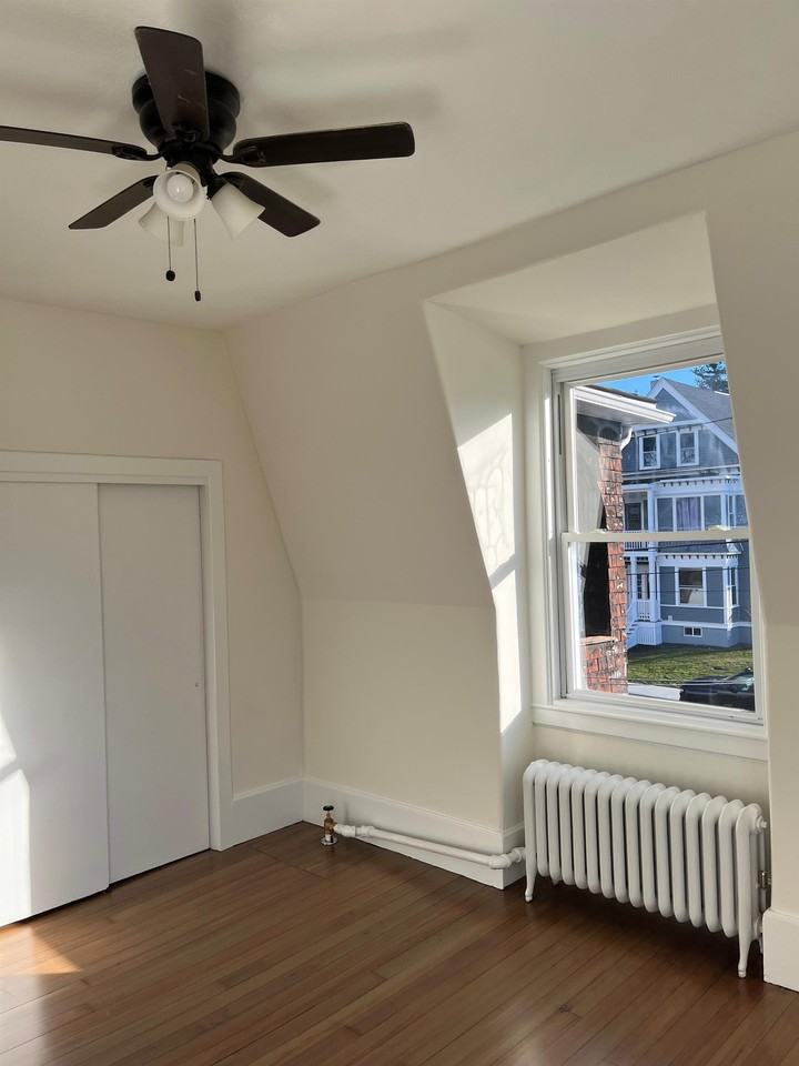 124 Walnut Street - Photo 7 of 11