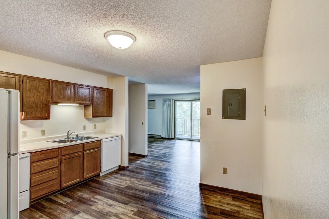 760 Helen Street - Photo 2 of 9