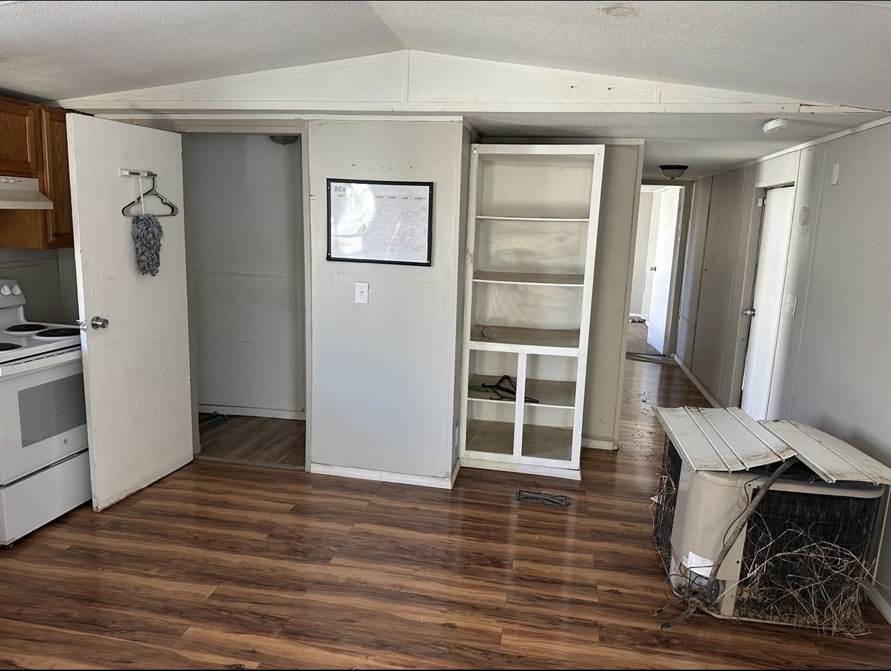 446 Loose Creek Highway - Photo 4 of 40