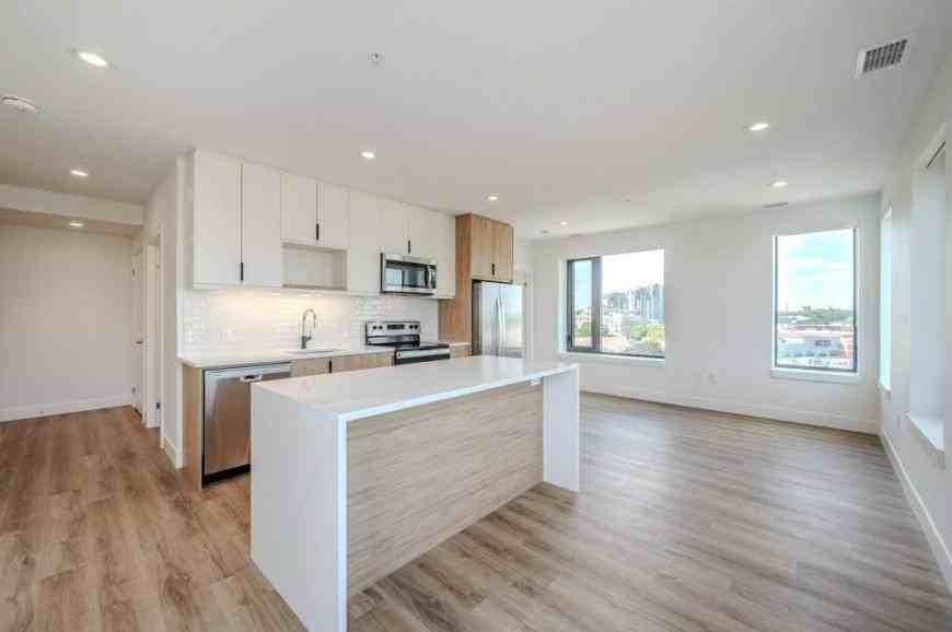 168 King St S - Photo 5 of 10