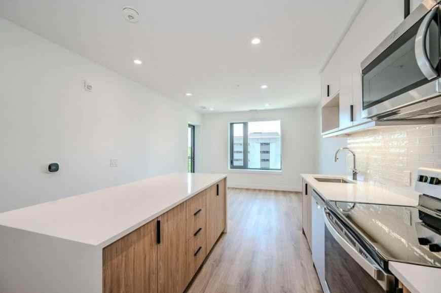 168 King St S - Photo 7 of 10